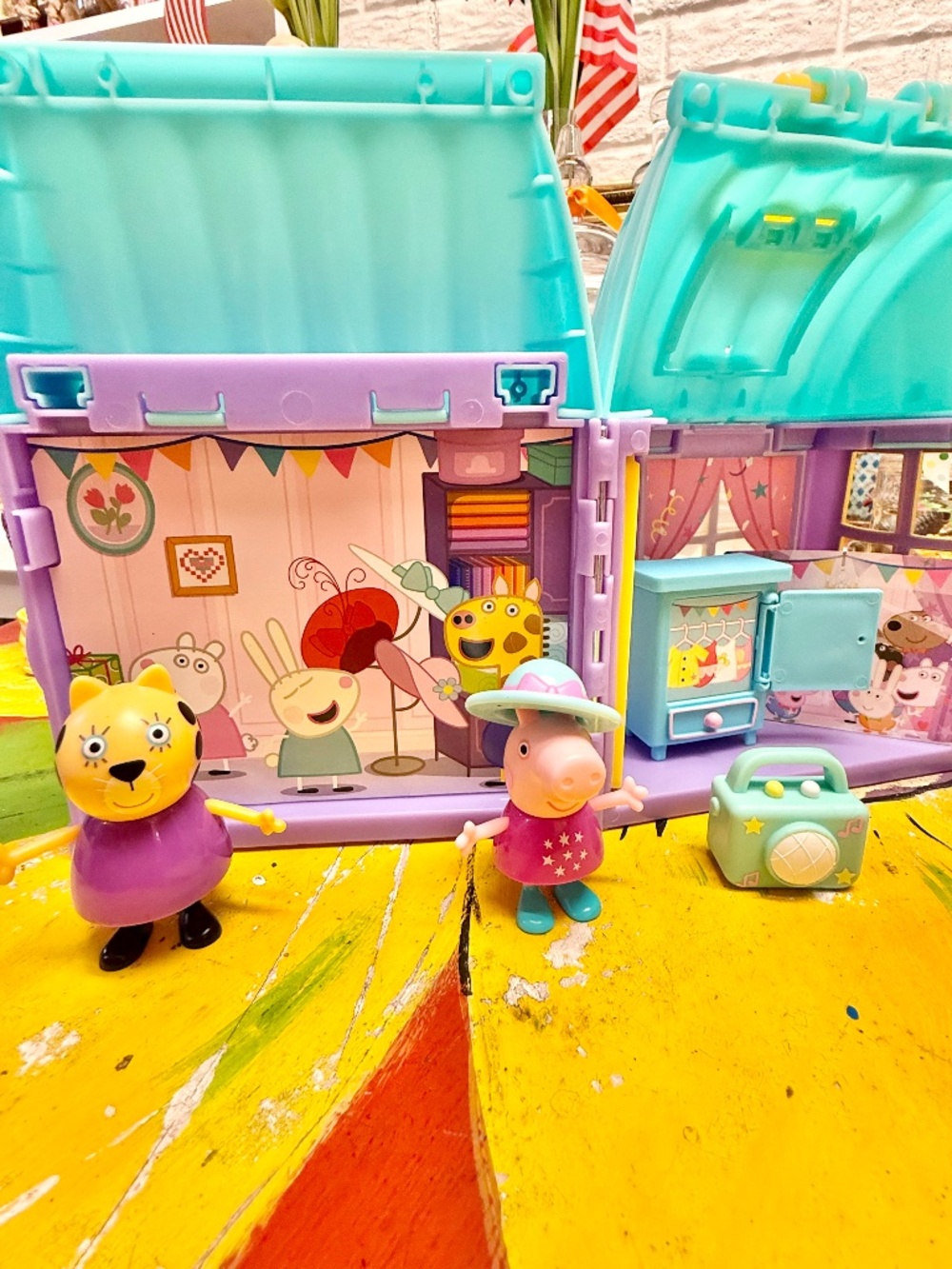 Peppa pig set.
